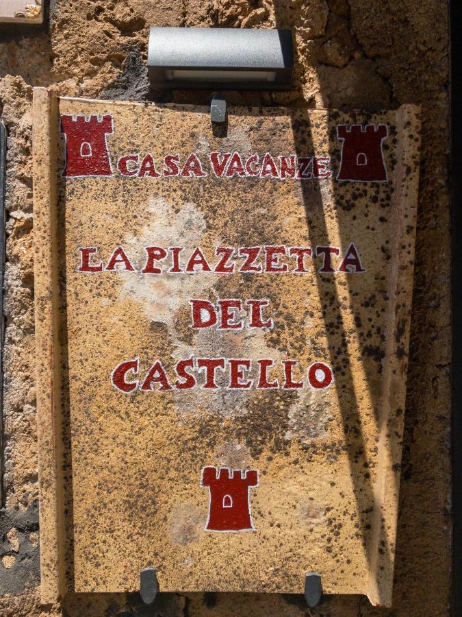Casa Vacanze La Piazzetta Del Castello Montecalvello Exterior photo